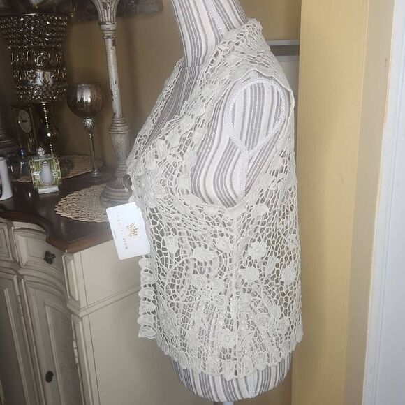 Lafei nier cream lace vest women's. Size small boho chic - Picture 3 of 4